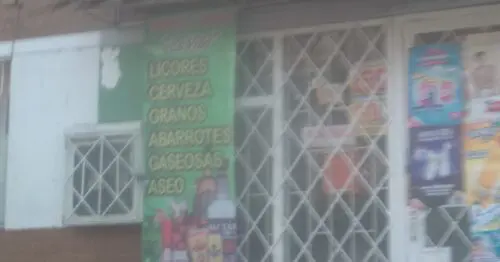 VIVERES Y LICORES LA VILLA VIVERES Y LICORES LA VILLA